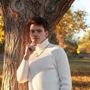 Meet your Posher, Cody